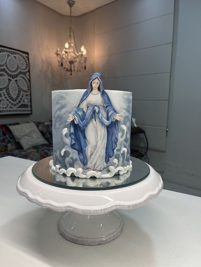 Bolo pintado à mão por Sandra Gonzaga