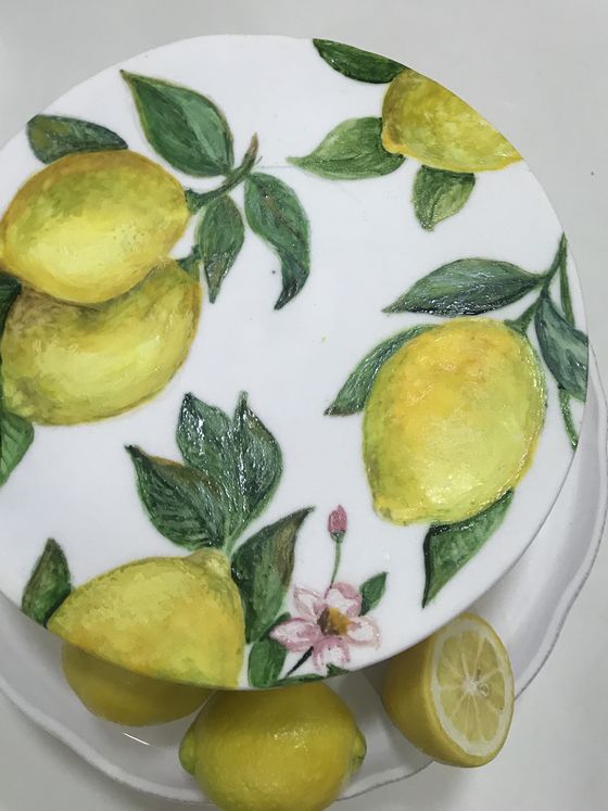 Bolo pintado à mão por Sandra Gonzaga